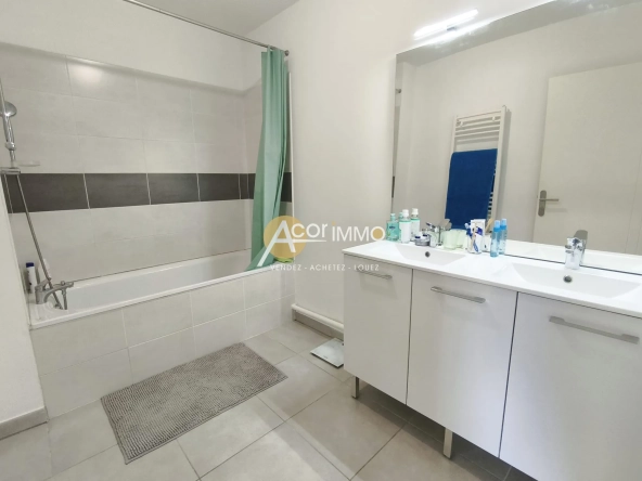 Vente appartement T3 à La Seyne-sur-Mer avec terrasse et parking en résidence récente 