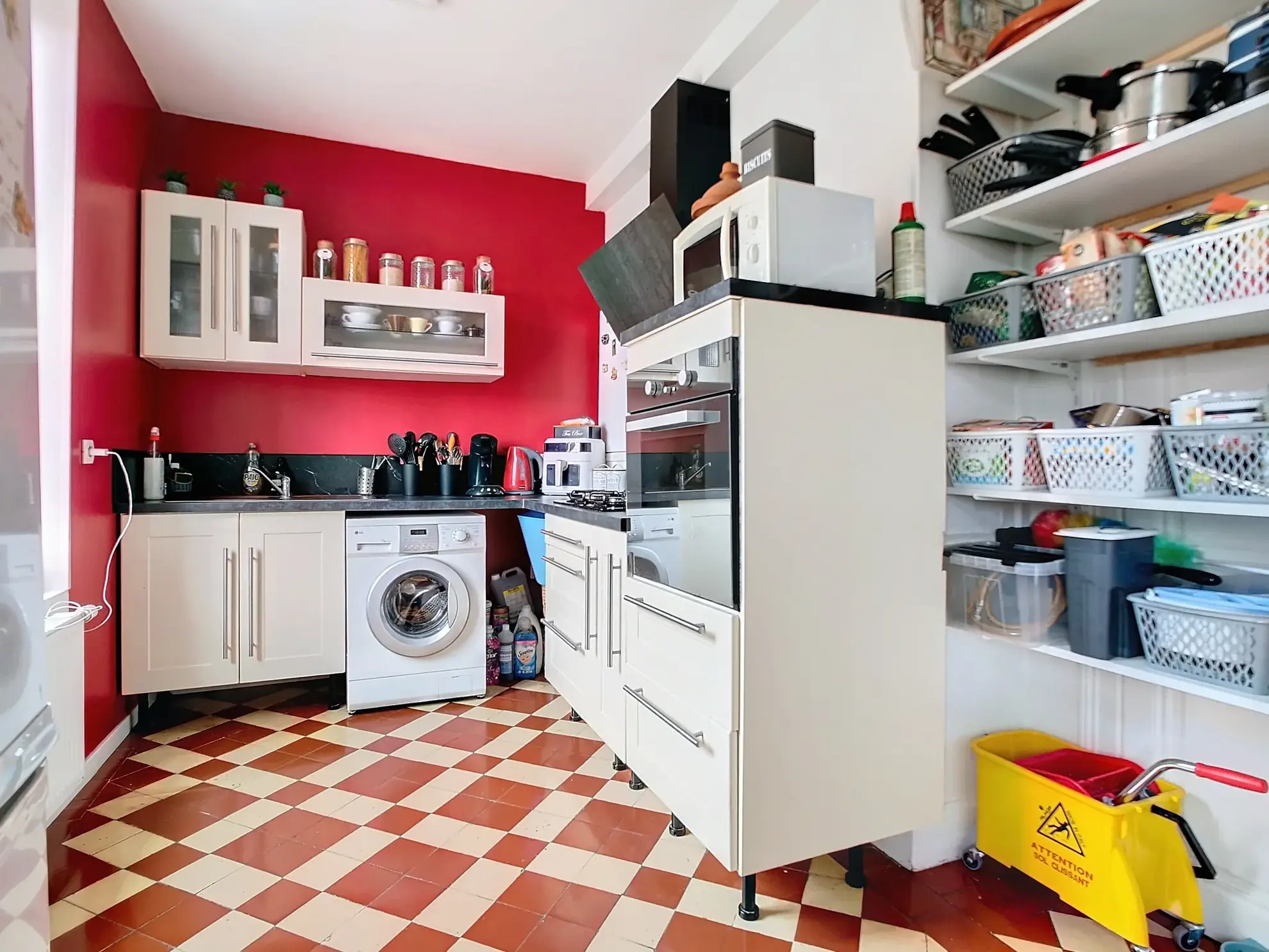 Belle maison rénovée de 4 chambres à Troyes, emplacement central 