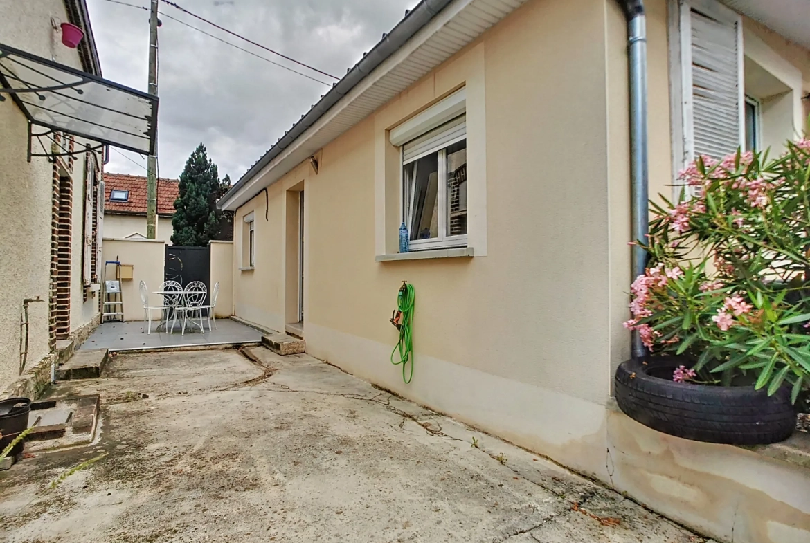 Belle maison rénovée de 4 chambres à Troyes, emplacement central 