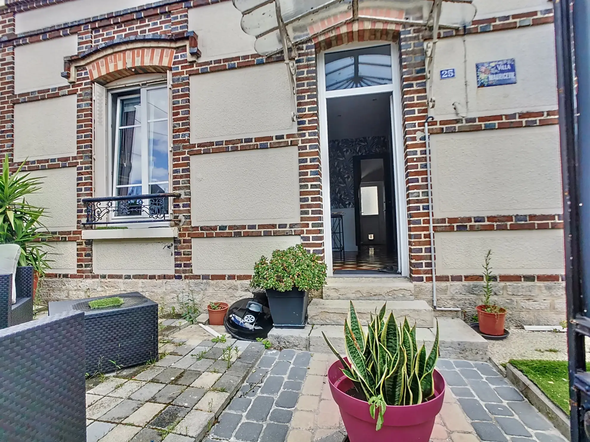 Belle maison rénovée de 4 chambres à Troyes, emplacement central 