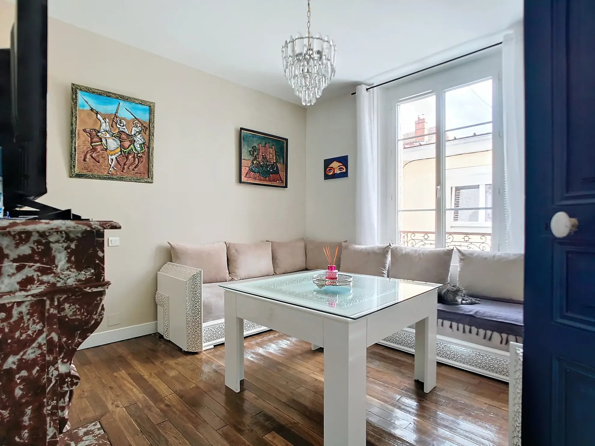 Belle maison rénovée de 4 chambres à Troyes, emplacement central 