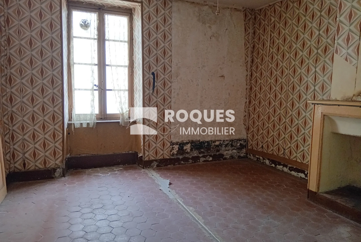 Immeuble à rénover en centre-ville de Millau - Opportunité d'investissement 