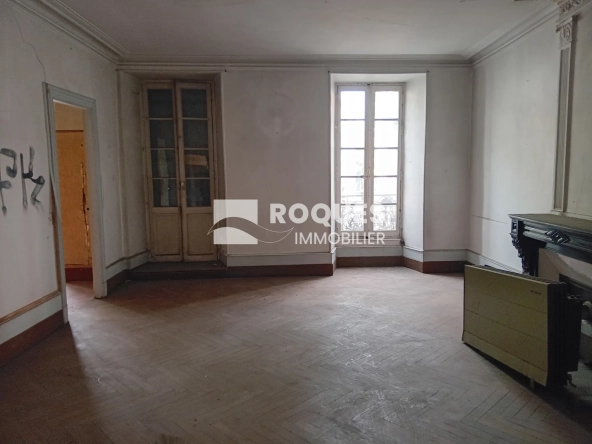 Immeuble à rénover en centre-ville de Millau - Opportunité d'investissement