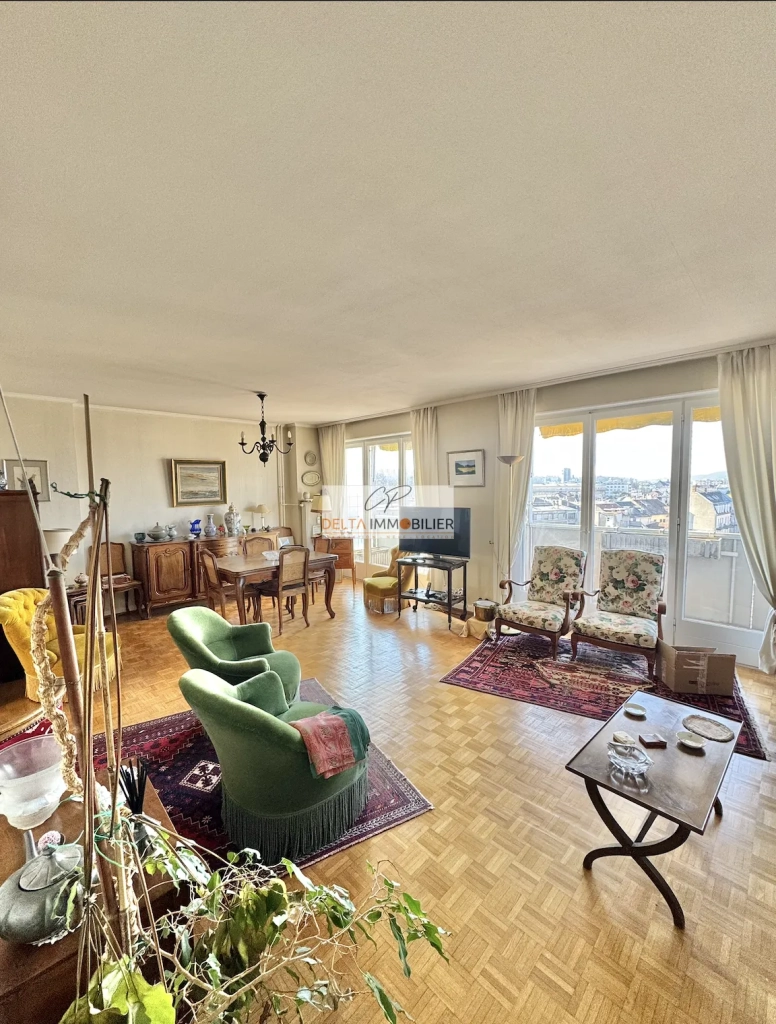 Grand appartement de 153 m² à Mulhouse centre avec garage et cave