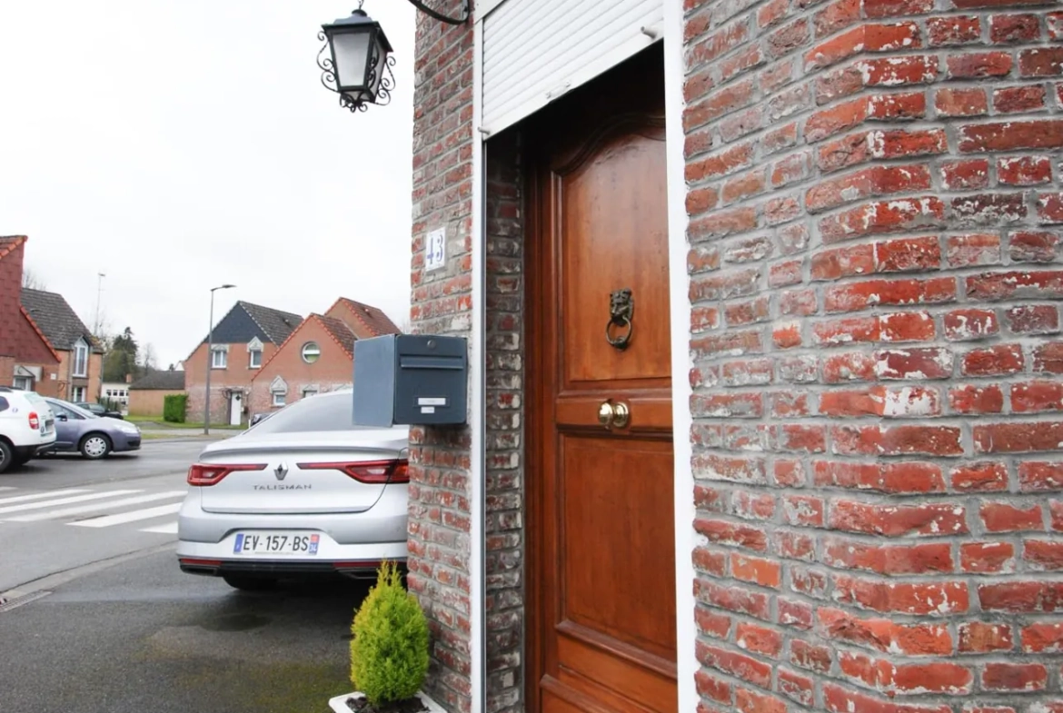 Maison de village en bon état avec jardin et 4 chambres à Colleret 