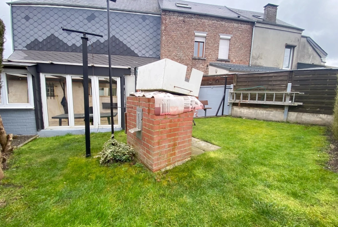 Maison de village en bon état avec jardin et 4 chambres à Colleret 