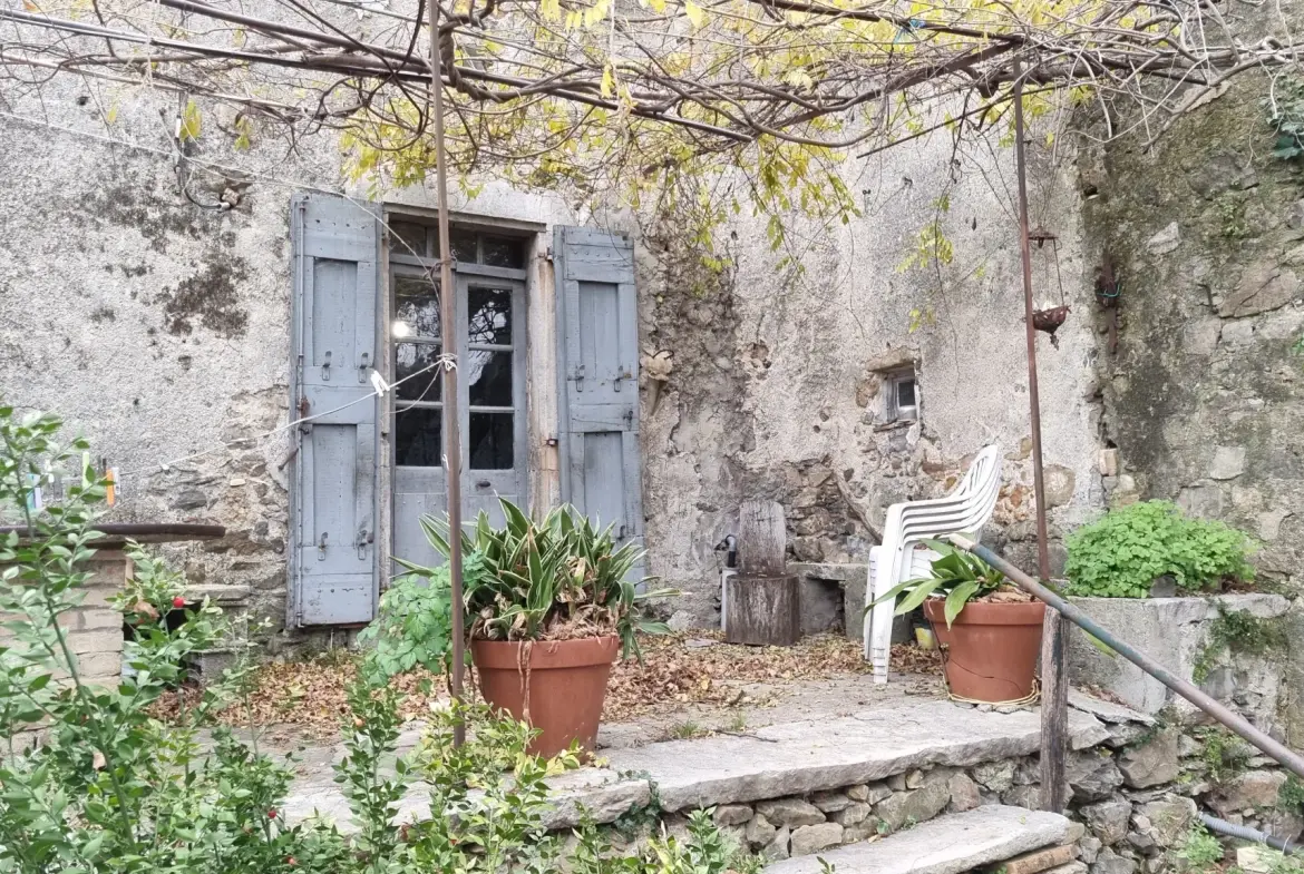 Magnanerie traditionnelle de 202 m² dans les Cévennes, terrain de 2,59 ha 