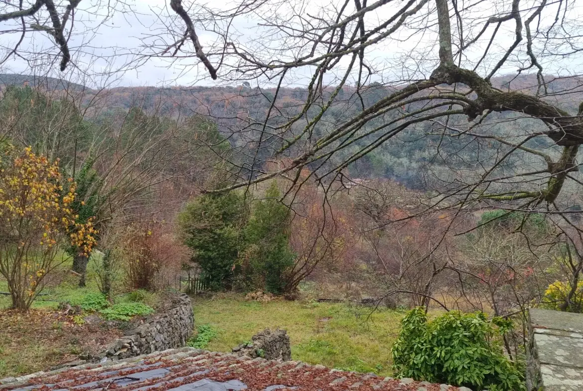 Magnanerie traditionnelle de 202 m² dans les Cévennes, terrain de 2,59 ha 
