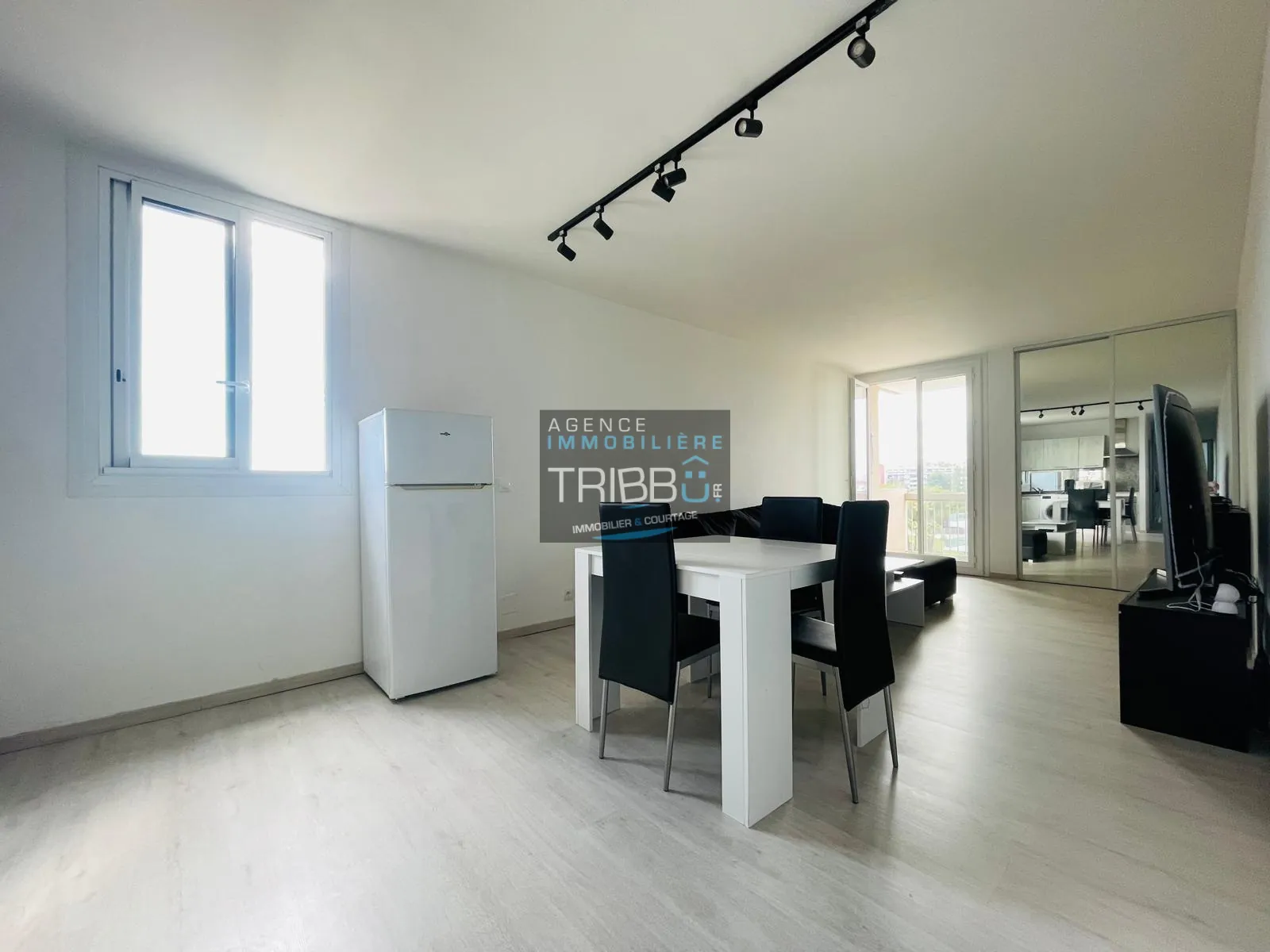 Appartement T2 rénové avec balcon et parking à Perpignan 