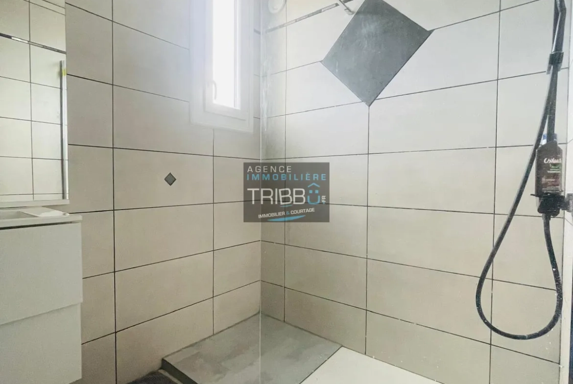 Appartement T2 rénové avec balcon et parking à Perpignan 