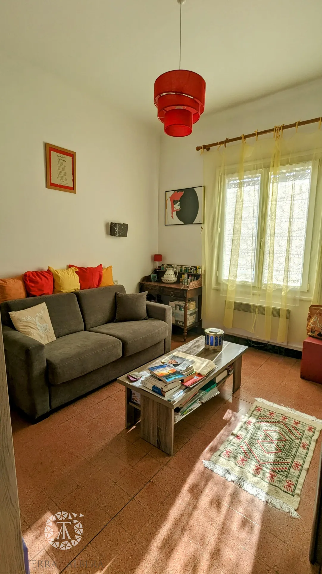 Maison à Perpignan avec jardin et volumes spacieux – Idéal famille ou professionnel 