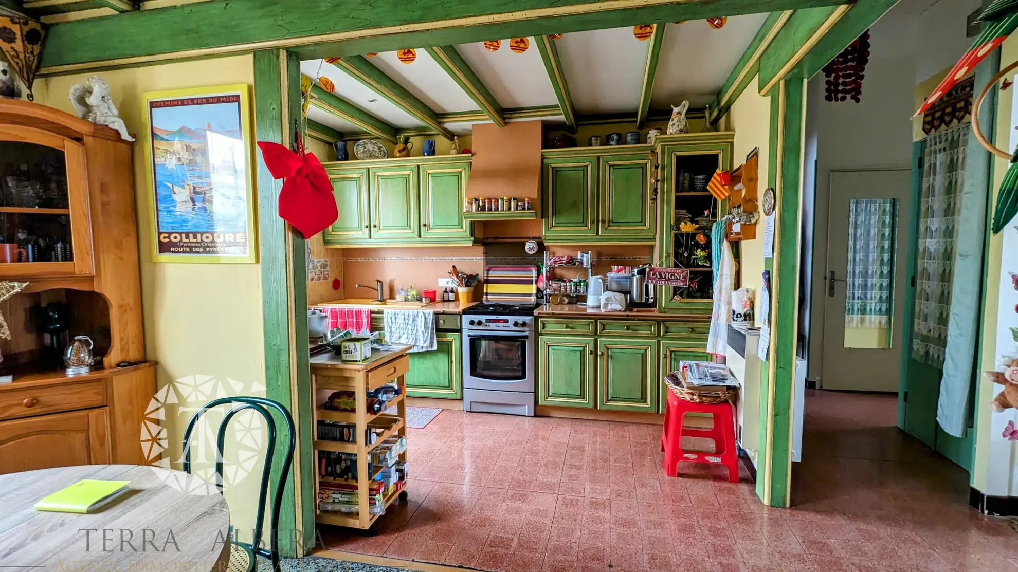 Maison à Perpignan avec jardin et volumes spacieux – Idéal famille ou professionnel 