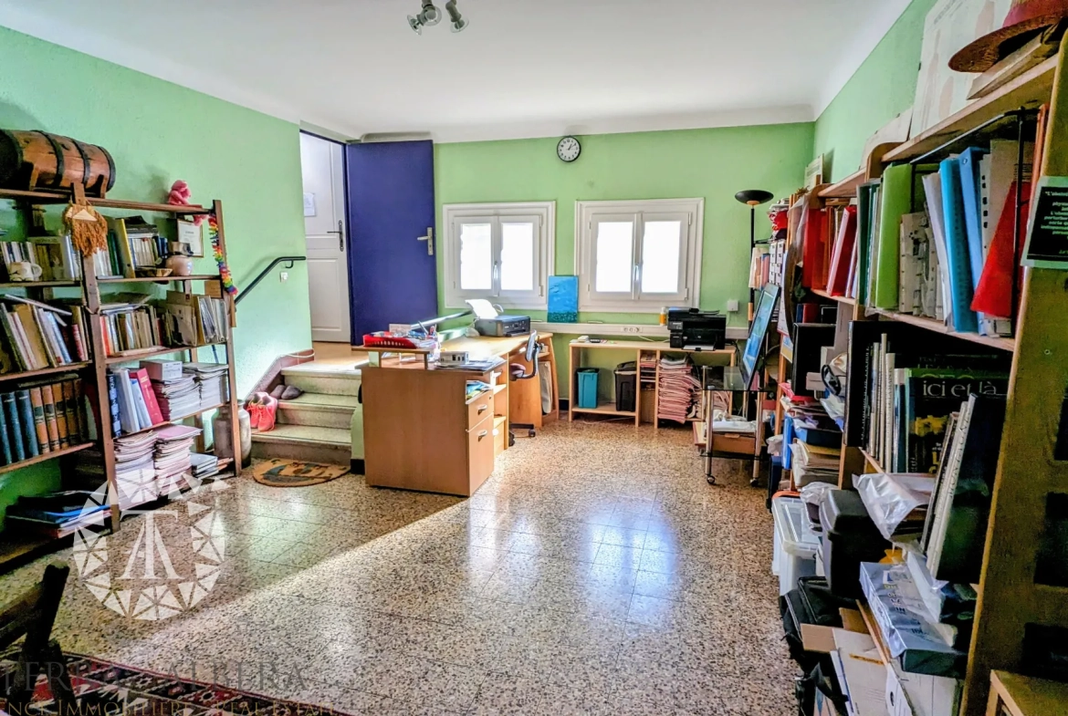 Maison à Perpignan avec jardin et volumes spacieux – Idéal famille ou professionnel 