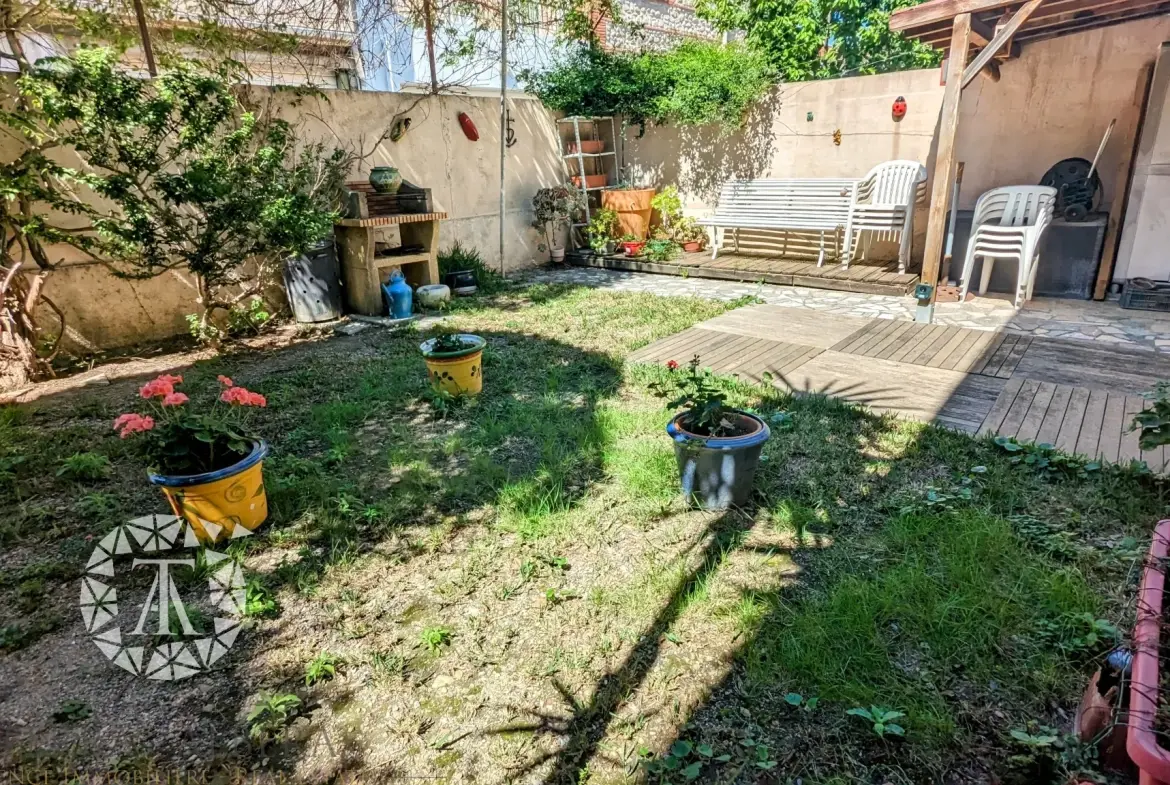 Maison à Perpignan avec jardin et volumes spacieux – Idéal famille ou professionnel 