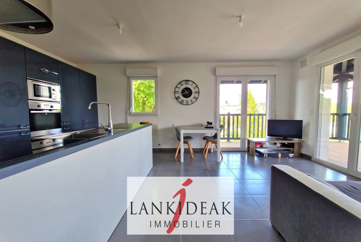 Appartement T2 avec terrasse à Ustaritz – Dernier étage, résidence de standing 