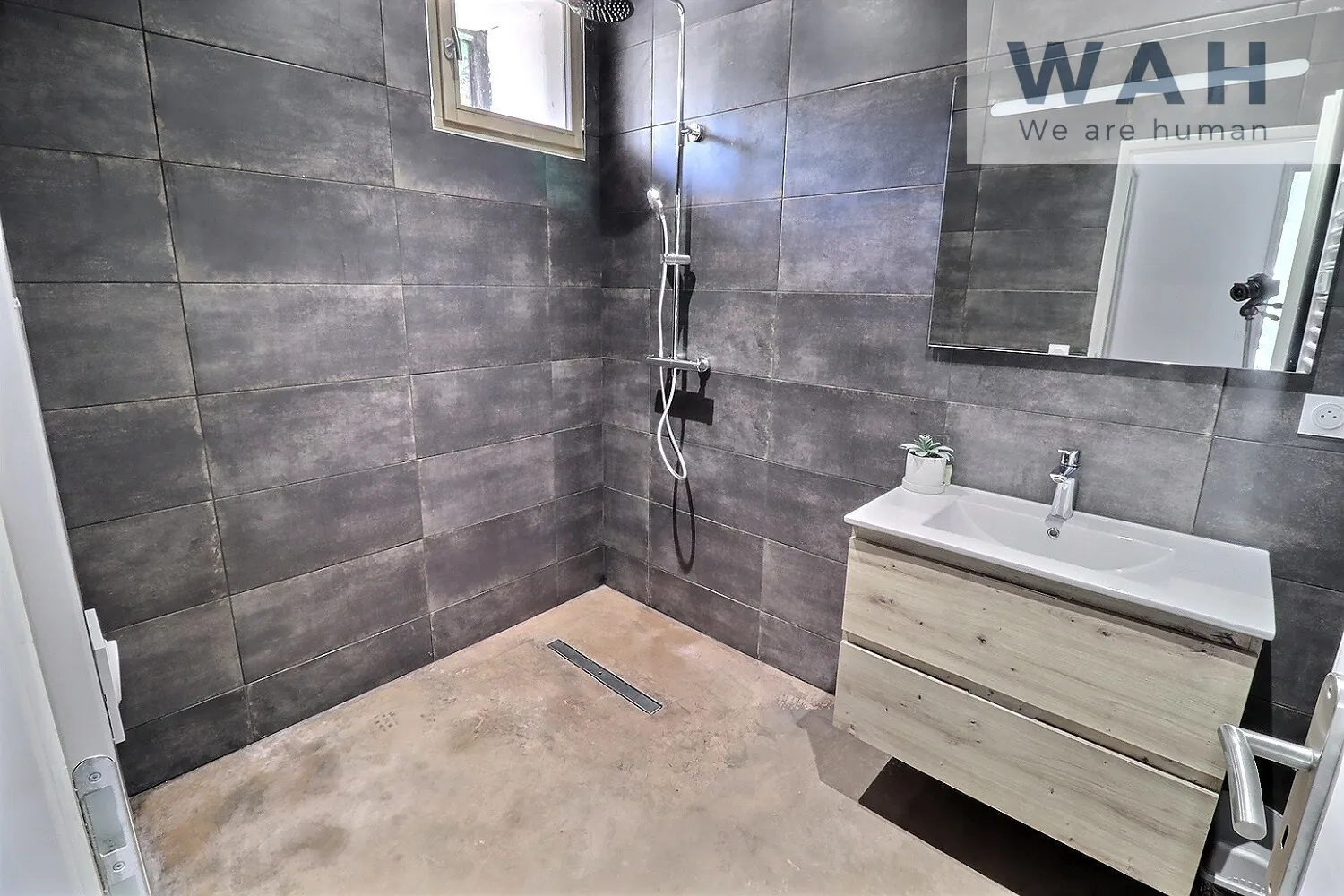 Appartement 3 pièces rénové de 48 m² à Aspiran proche Clermont l'Hérault 