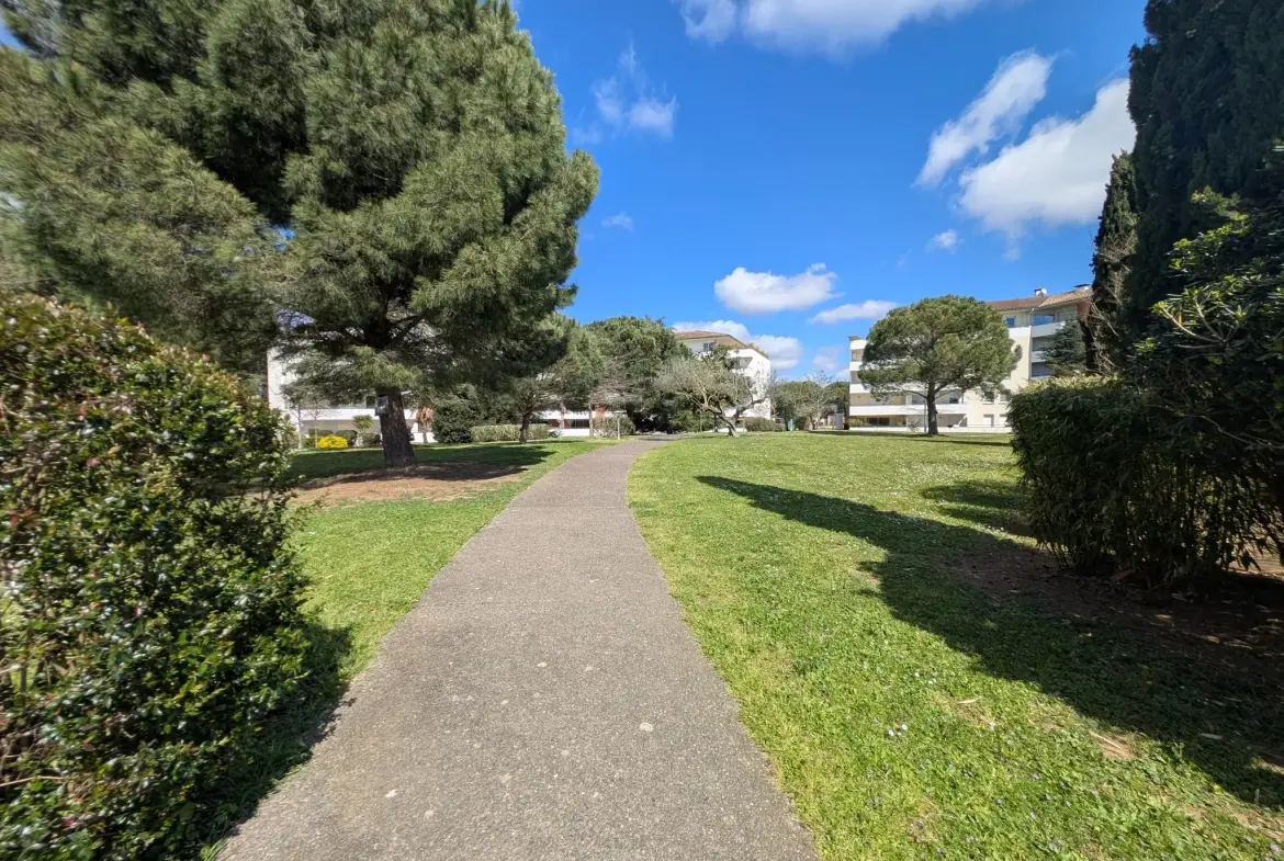 Appartement T2 à Cugnaux avec parking, balcon et piscine – Investissement idéal 