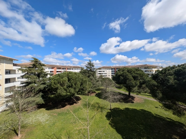 Appartement T2 à Cugnaux avec parking, balcon et piscine – Investissement idéal