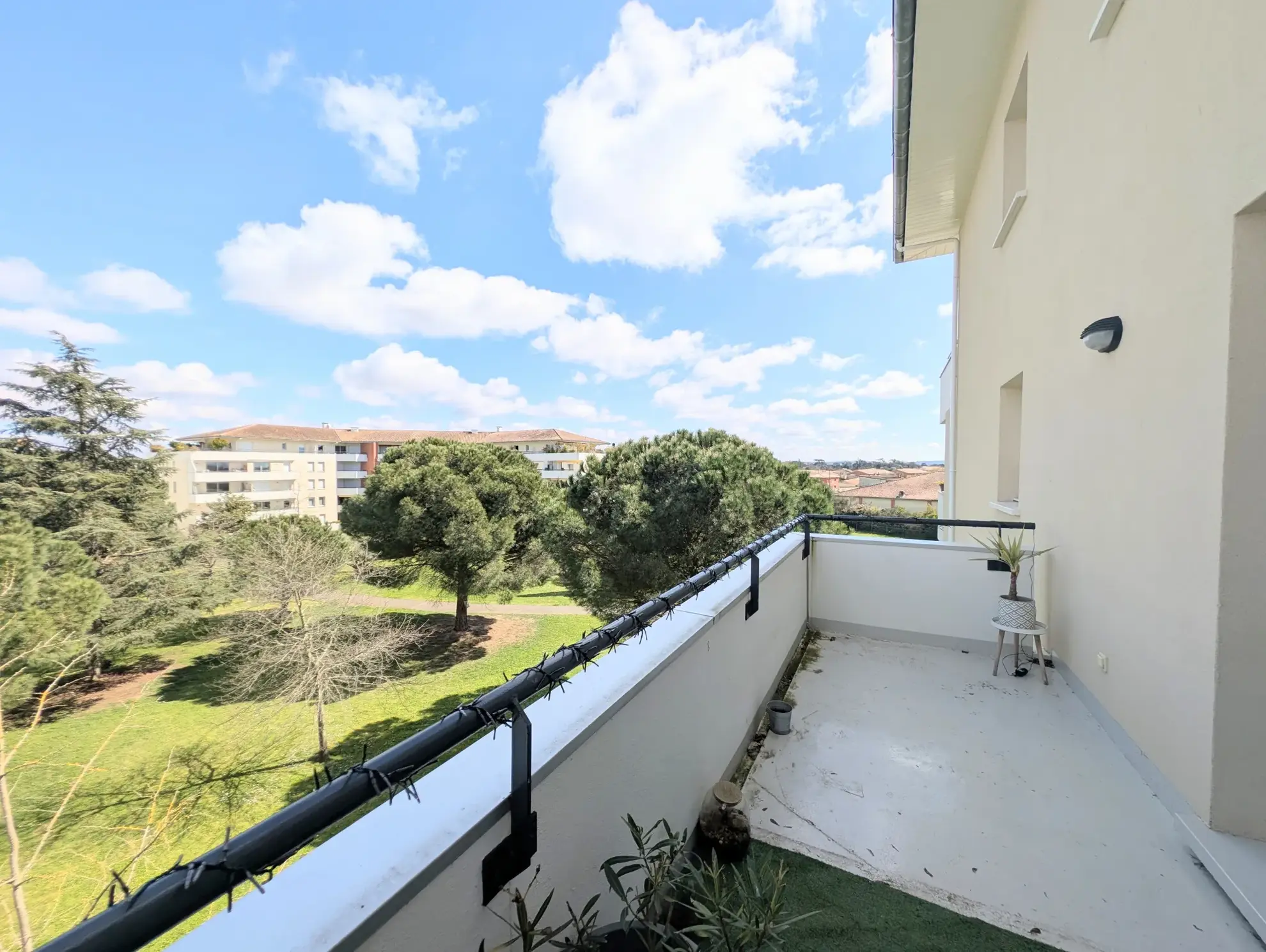 Appartement T2 à Cugnaux avec parking, balcon et piscine – Investissement idéal 