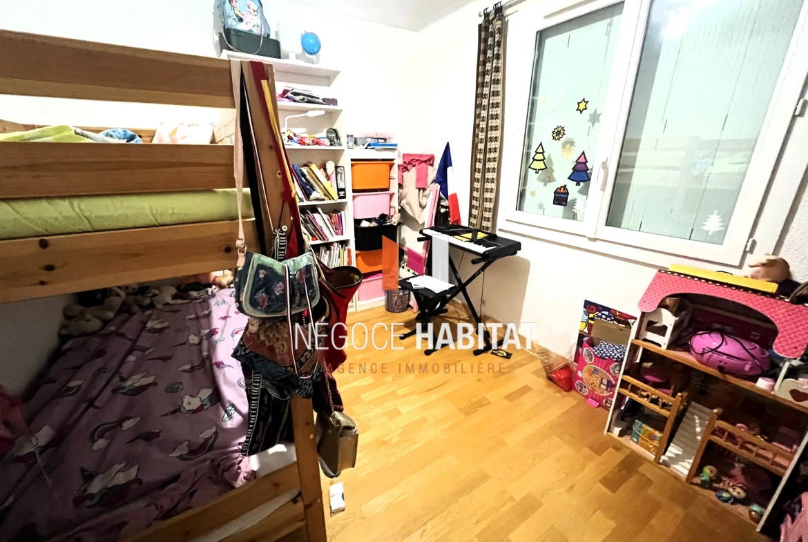 Appartement rénové de 68 m² avec vue dégagée et parking sécurisé à Nîmes Croix de Fer 