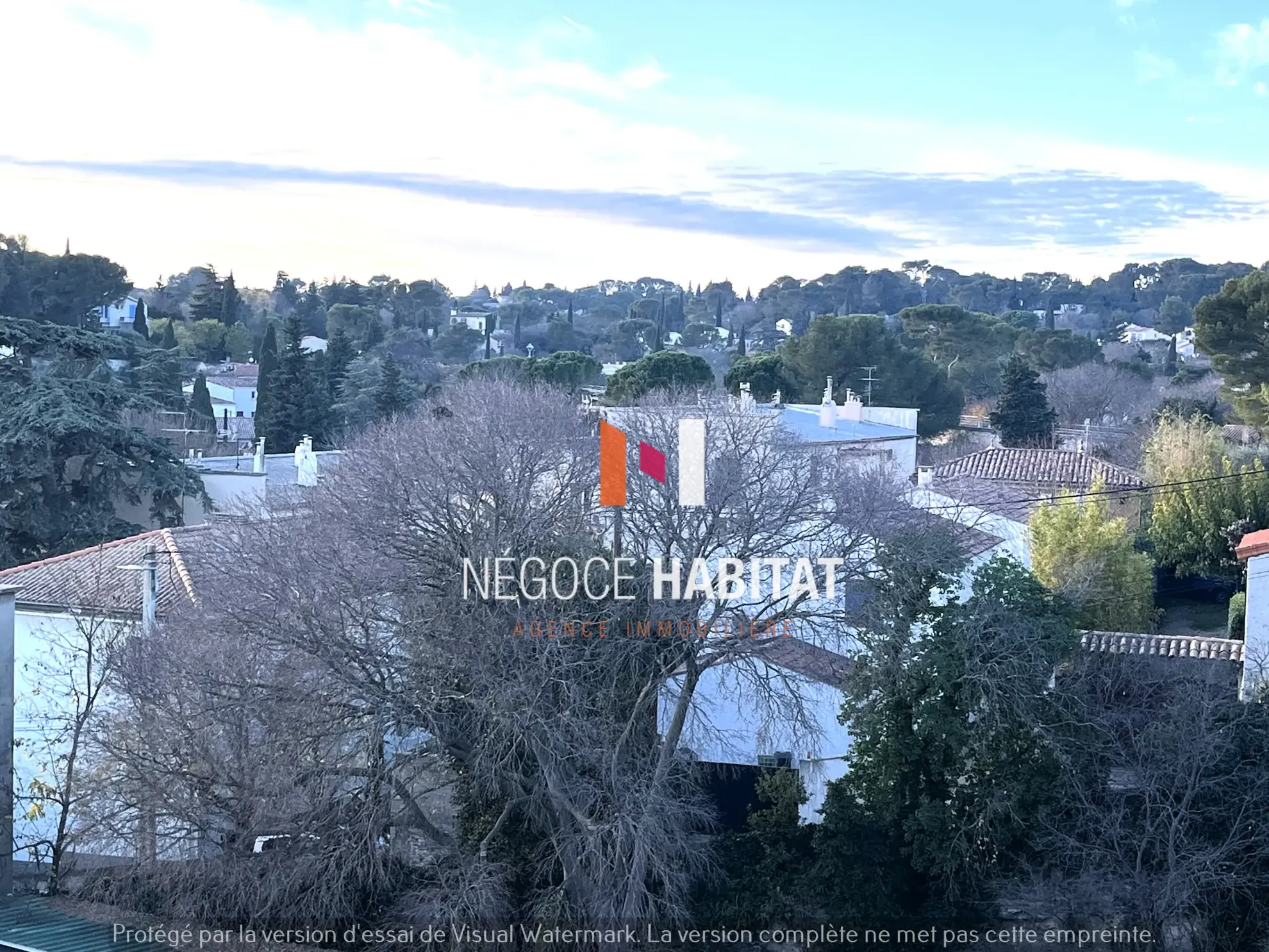 Appartement rénové de 68 m² avec vue dégagée et parking sécurisé à Nîmes Croix de Fer 