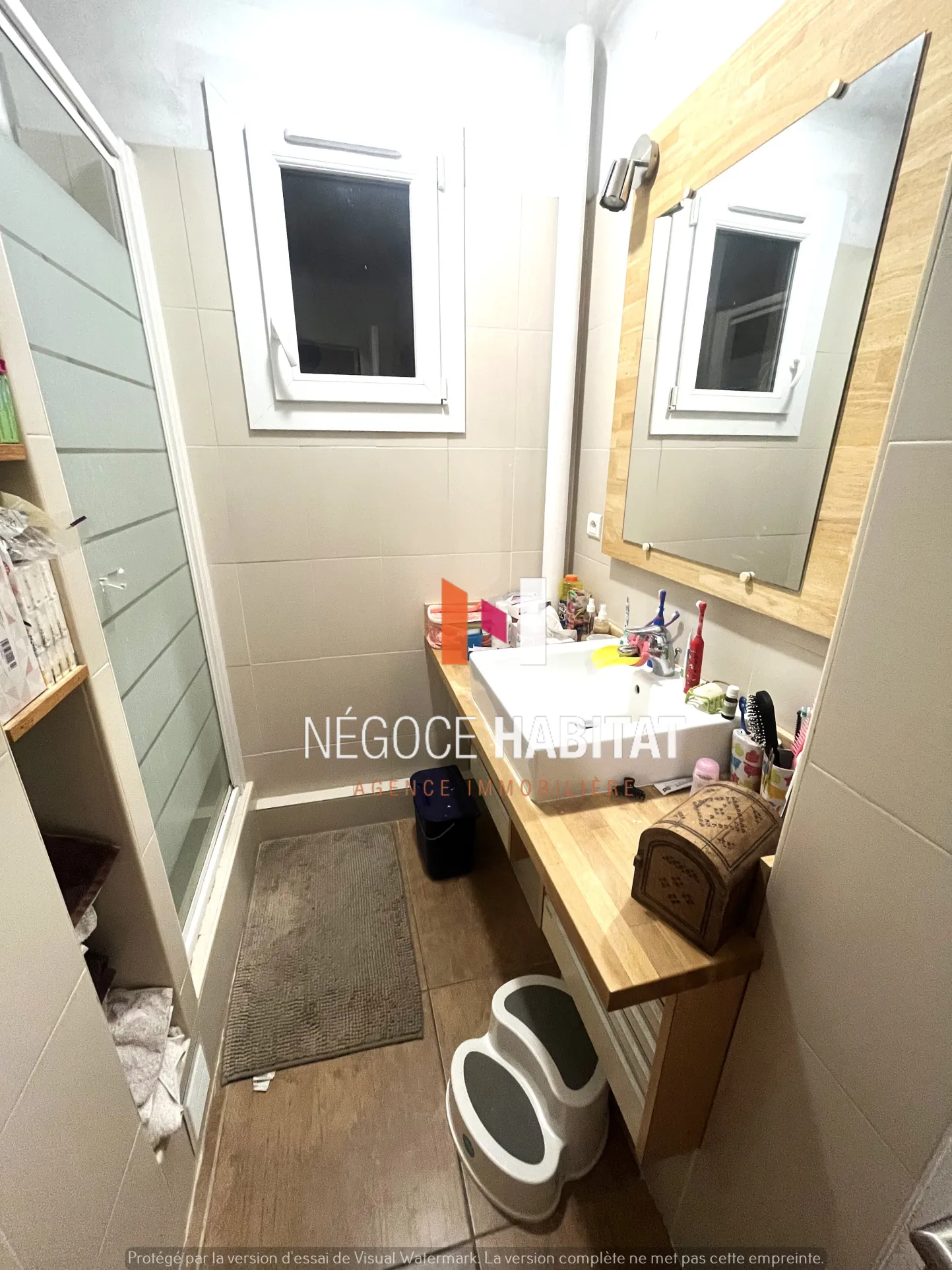 Appartement rénové de 68 m² avec vue dégagée et parking sécurisé à Nîmes Croix de Fer 