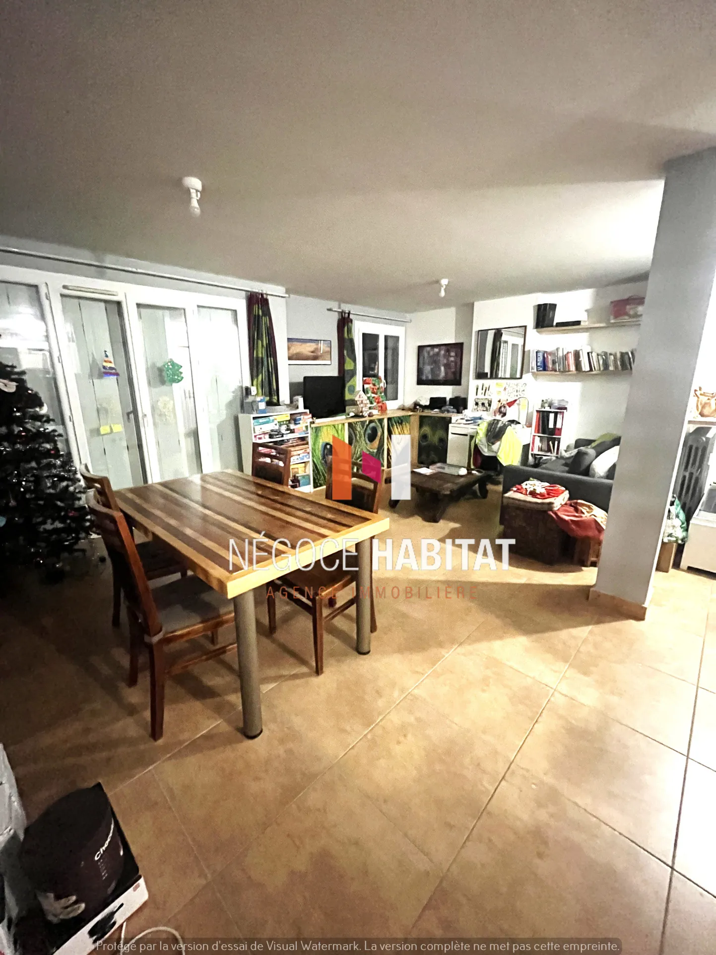 Appartement rénové de 68 m² avec vue dégagée et parking sécurisé à Nîmes Croix de Fer 