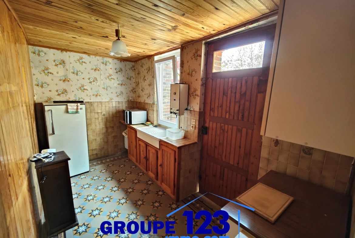 Maison avec potentiel à Brienon-sur-Armançon - Espace extérieur et travaux à prévoir 