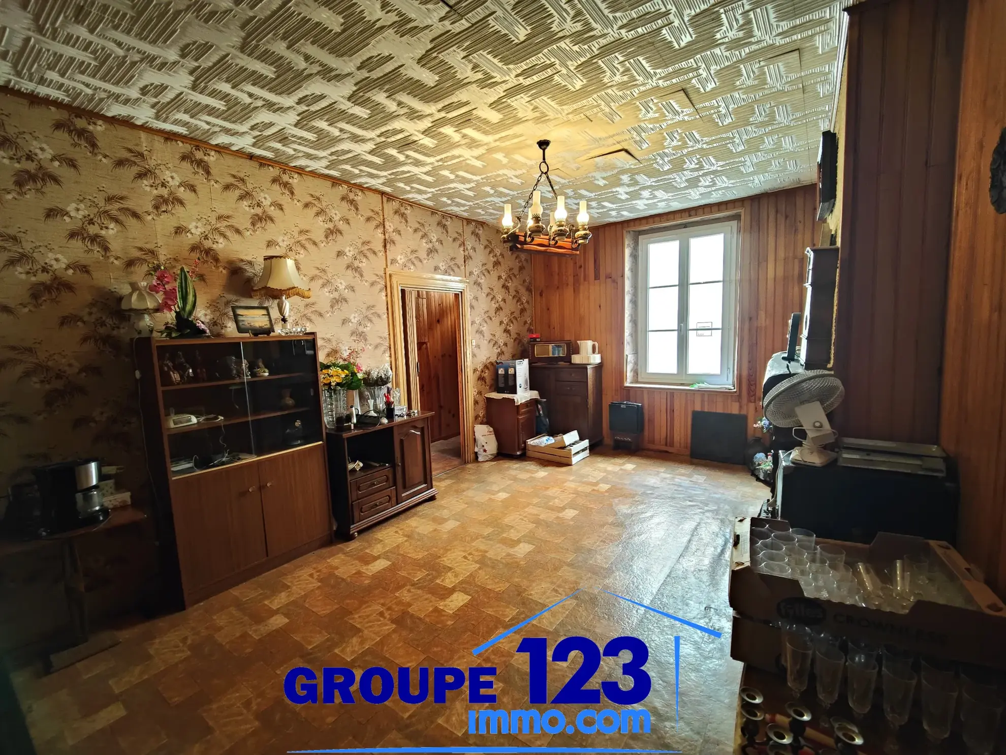 Maison avec potentiel à Brienon-sur-Armançon - Espace extérieur et travaux à prévoir 