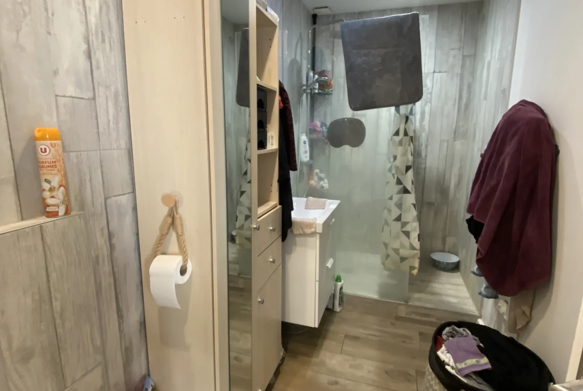 Appartement rénové à Cadillac avec jardin et stationnement - Investissement idéal 
