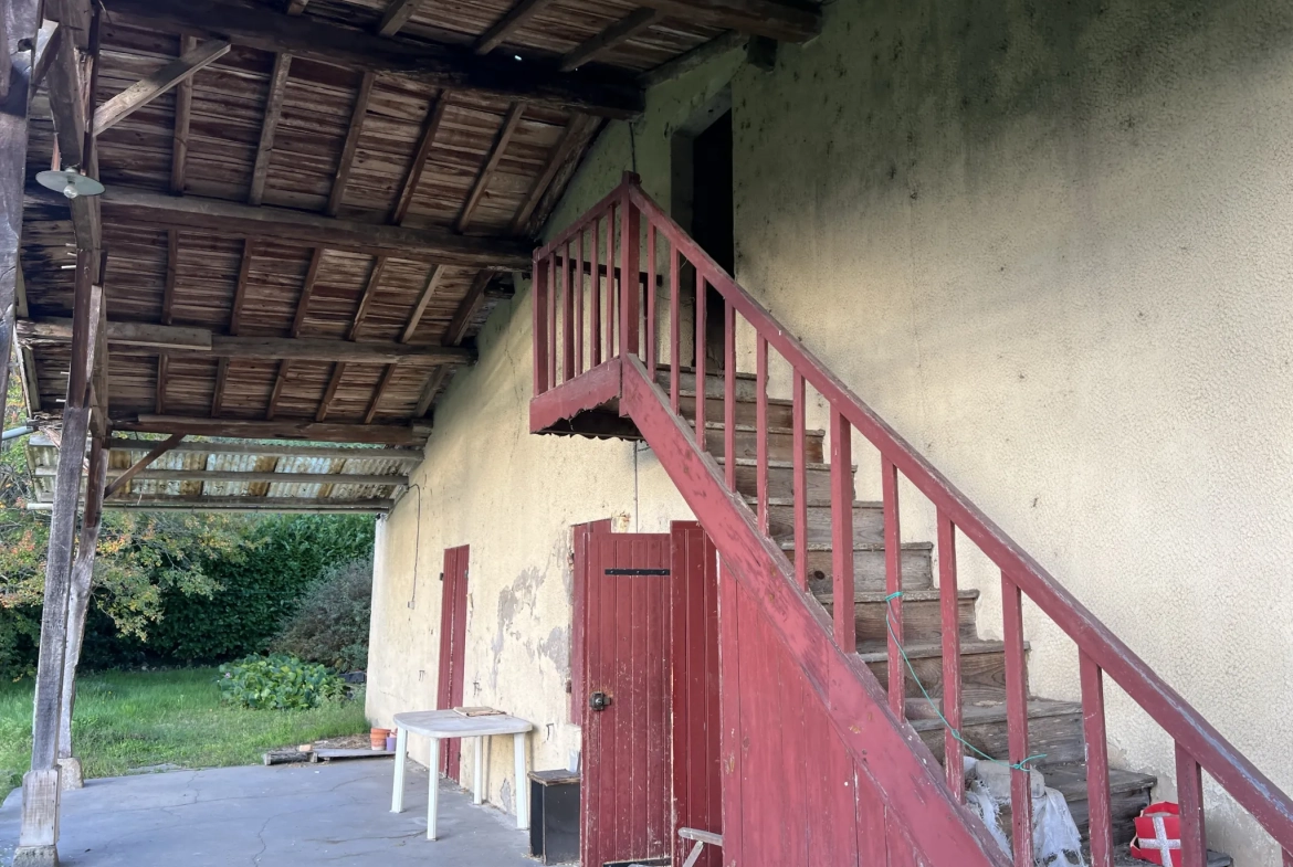 Maison landaise à rénover avec grand terrain près de Langon 