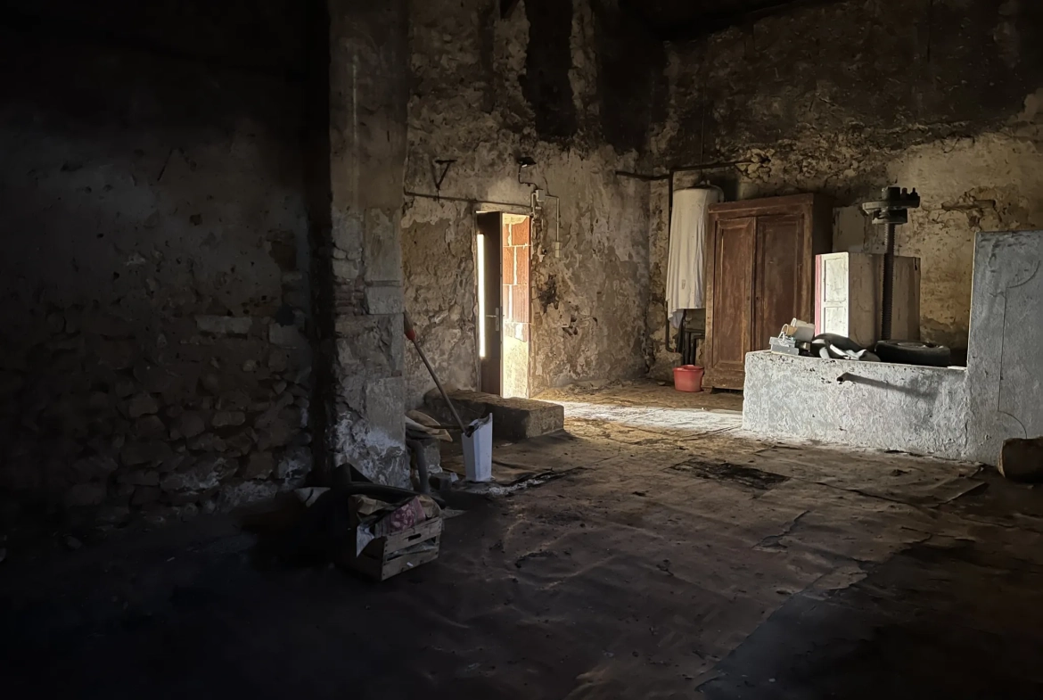 Maison landaise à rénover avec grand terrain près de Langon 