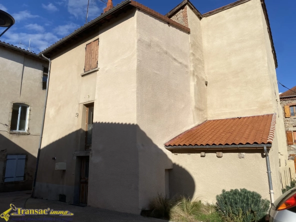 Maison de ville à Courpière avec 2 chambres et garage - Idéal premier achat