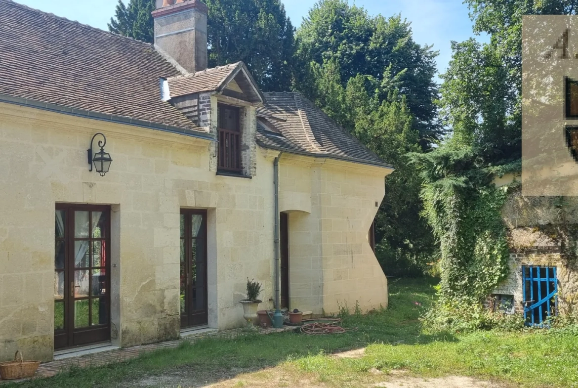 Maison de caractère avec jardin et caves troglodytiques à Vendôme 