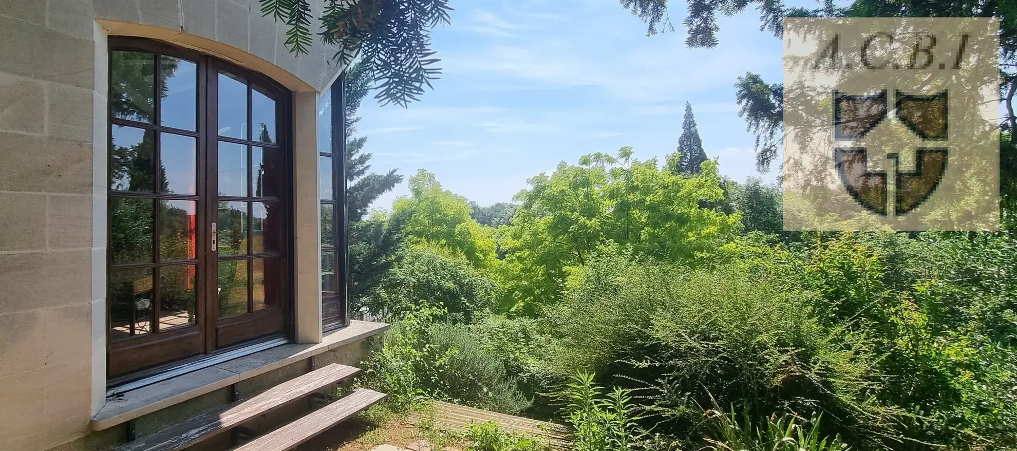 Maison de caractère avec jardin et caves troglodytiques à Vendôme 