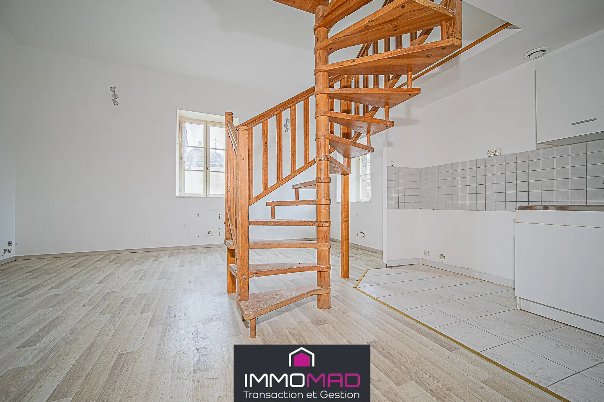 Immeuble à rénover de 600 m² avec potentiel locatif élevé à Saint-Mihiel 