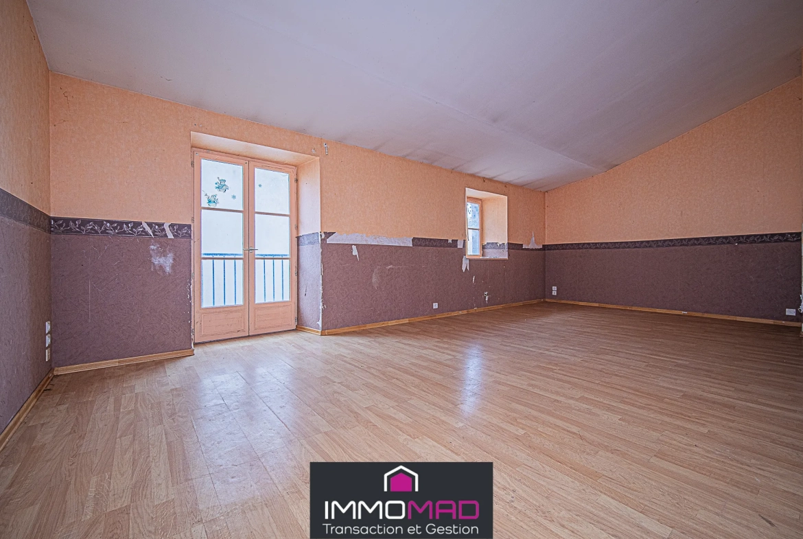Immeuble à rénover de 600 m² avec potentiel locatif élevé à Saint-Mihiel 