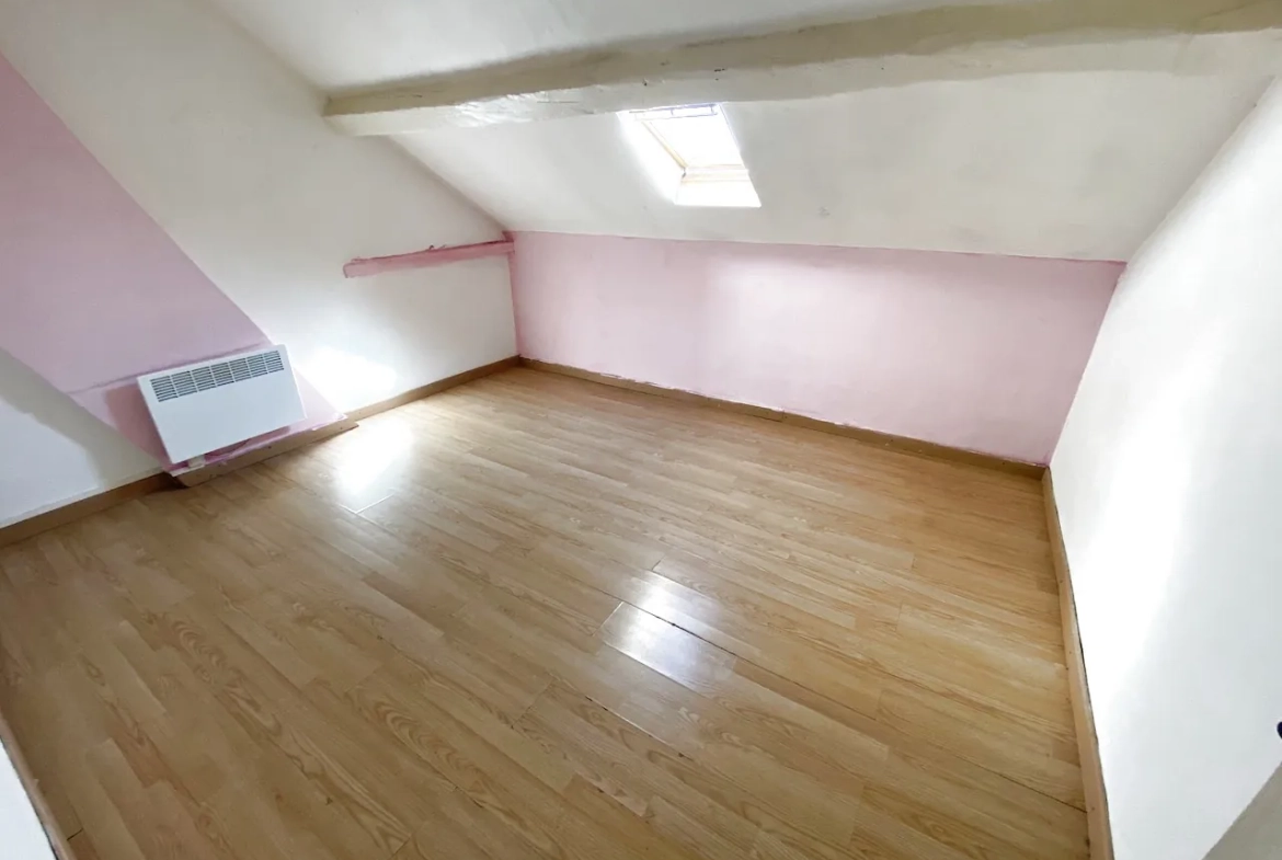 Charmante maison en briques à Rousies - 4 chambres, jardin et dépendance, sans travaux 