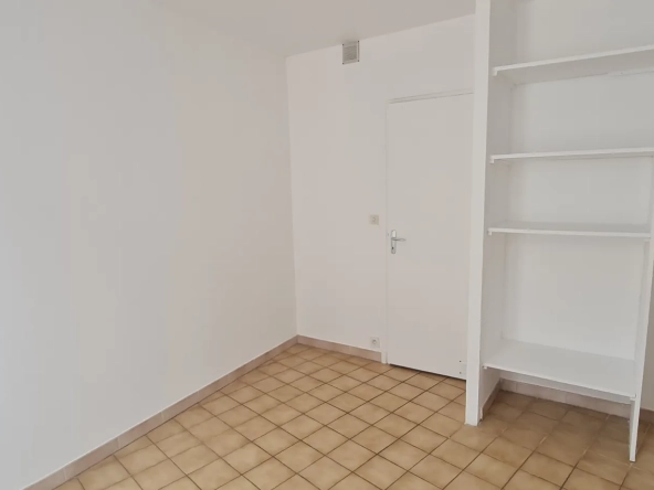 Appartement F2 avec terrasse à Amélie-les-Bains, vue montagne, proche thermes 