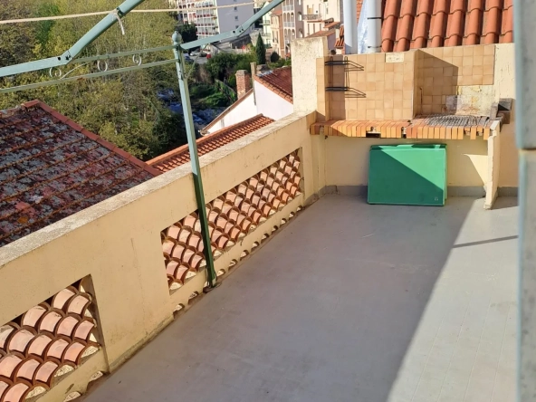 Appartement F2 avec terrasse à Amélie-les-Bains, vue montagne, proche thermes