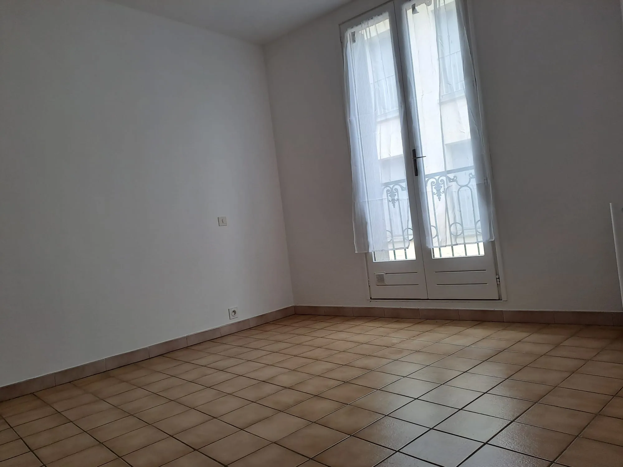 Appartement F2 avec terrasse à Amélie-les-Bains, vue montagne, proche thermes 