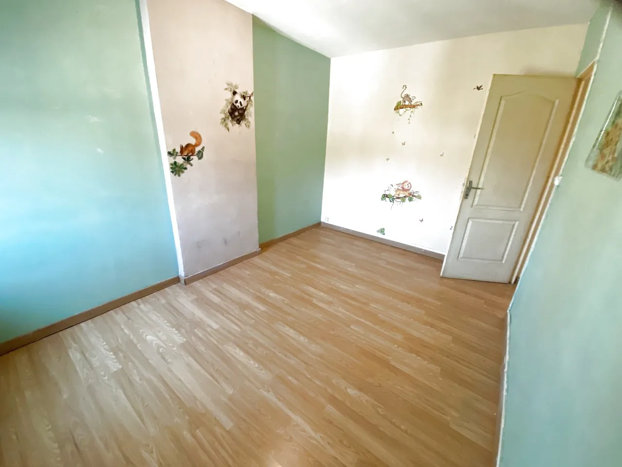 Charmante maison en briques à Rousies - 4 chambres, jardin et dépendance, sans travaux 