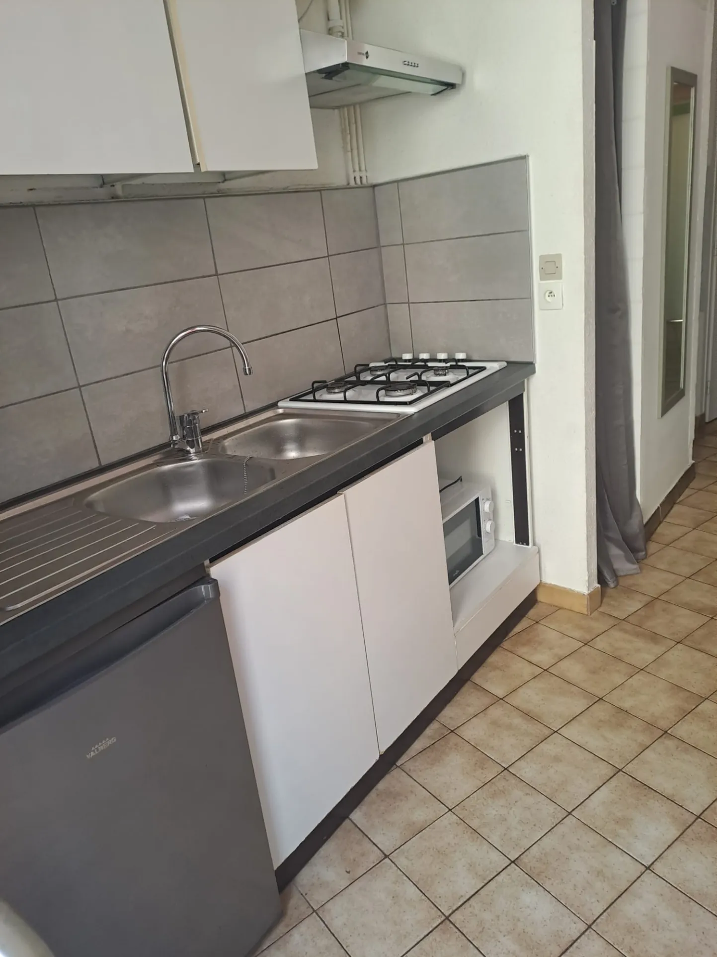 Appartement F2 avec terrasse à Amélie-les-Bains, vue montagne, proche thermes 