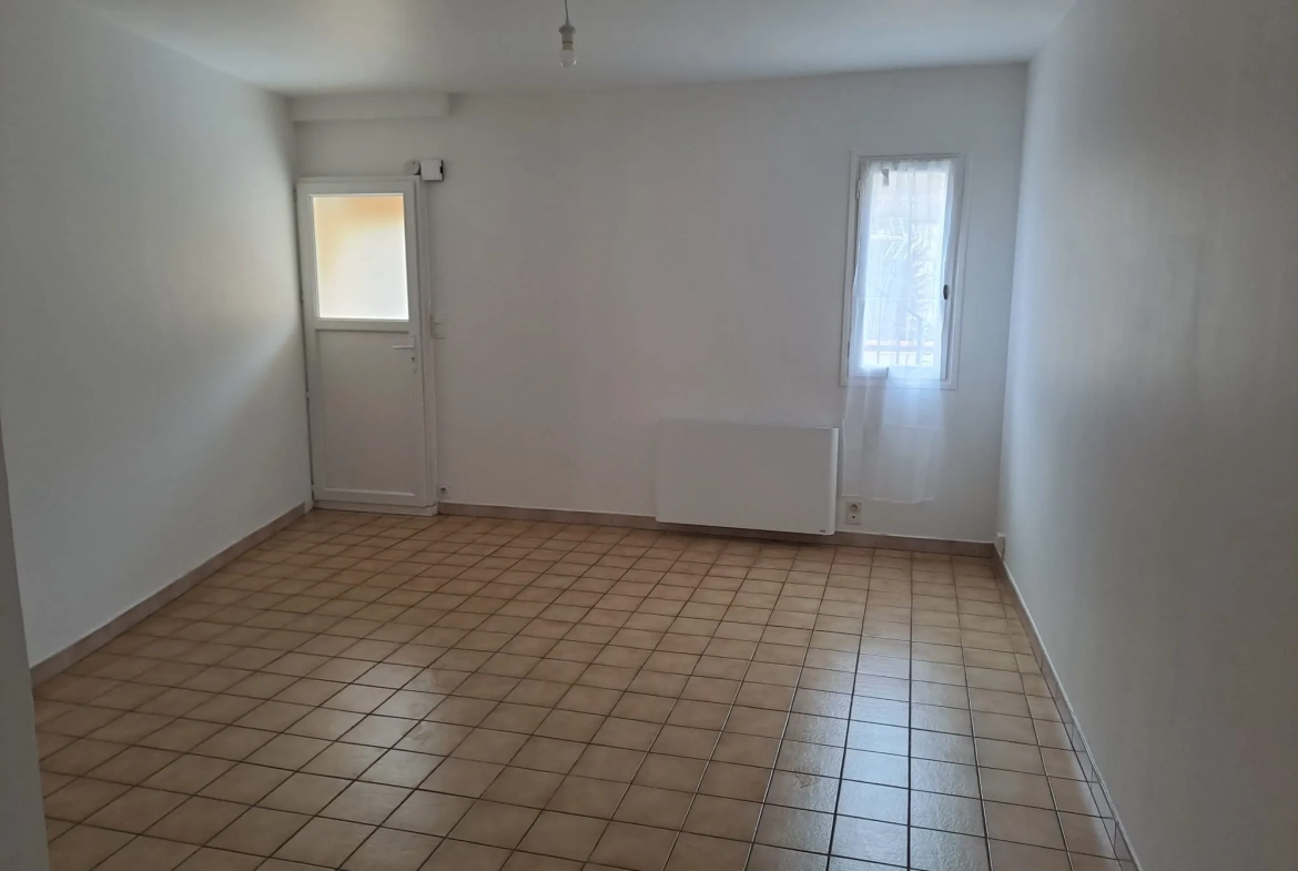 Appartement F2 avec terrasse à Amélie-les-Bains, vue montagne, proche thermes 