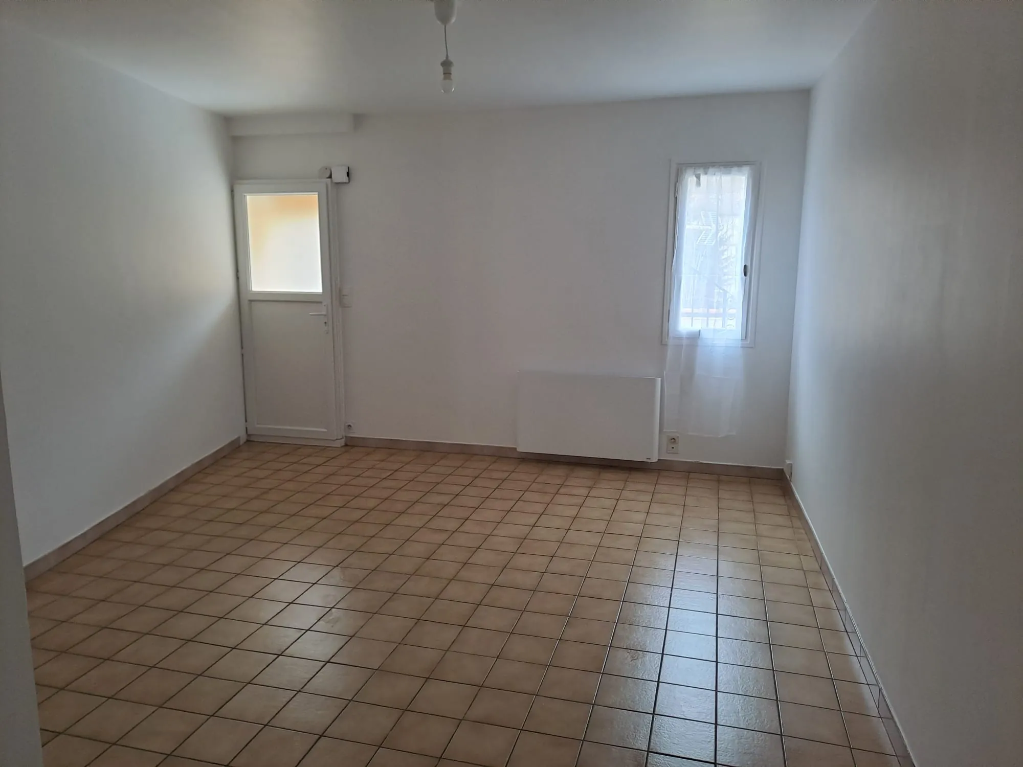 Appartement F2 avec terrasse à Amélie-les-Bains, vue montagne, proche thermes 