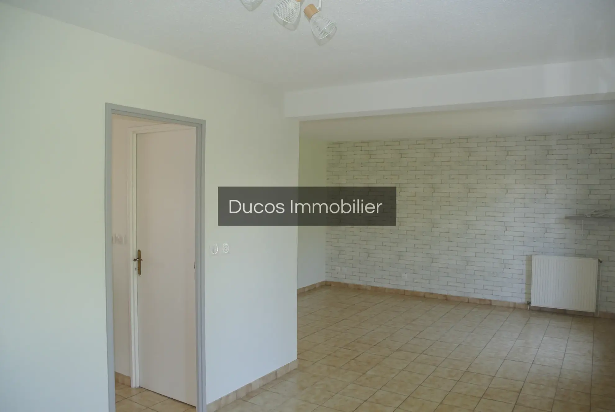 Maison 3 chambres, bureau, garage et jardin à Saint-Bazeille 