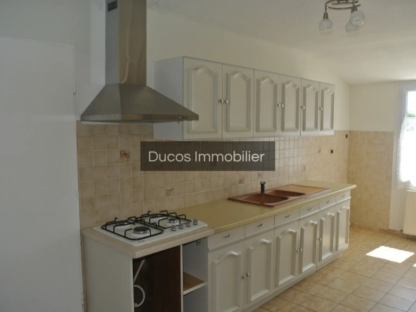 Maison 3 chambres, bureau, garage et jardin à Saint-Bazeille 