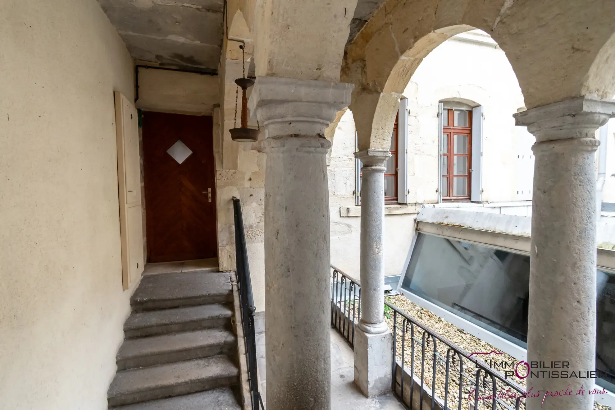 Appartement T2 à Pontarlier Centre-Ville avec Cave et Sécurité 
