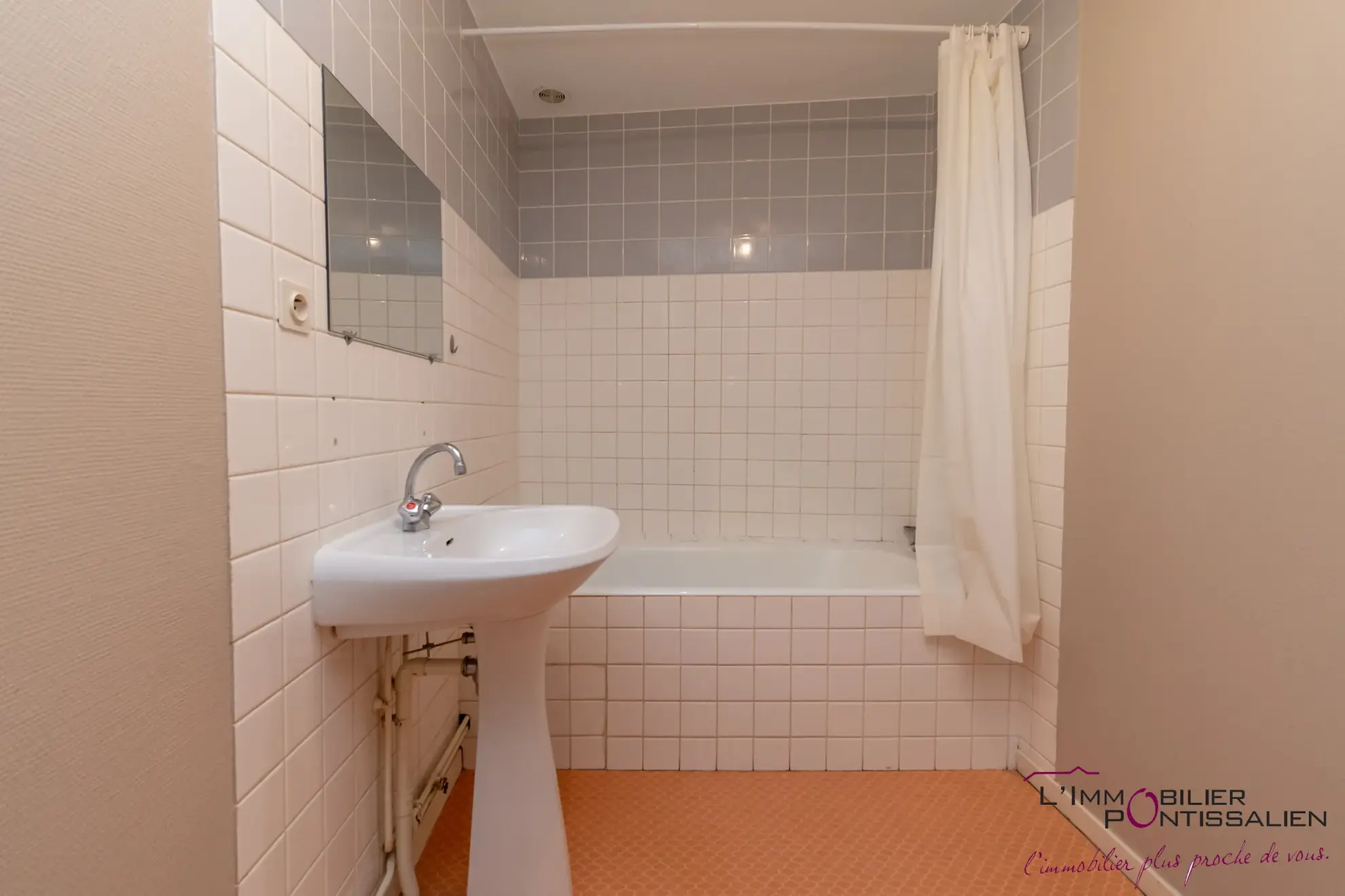 Appartement T2 à Pontarlier Centre-Ville avec Cave et Sécurité 