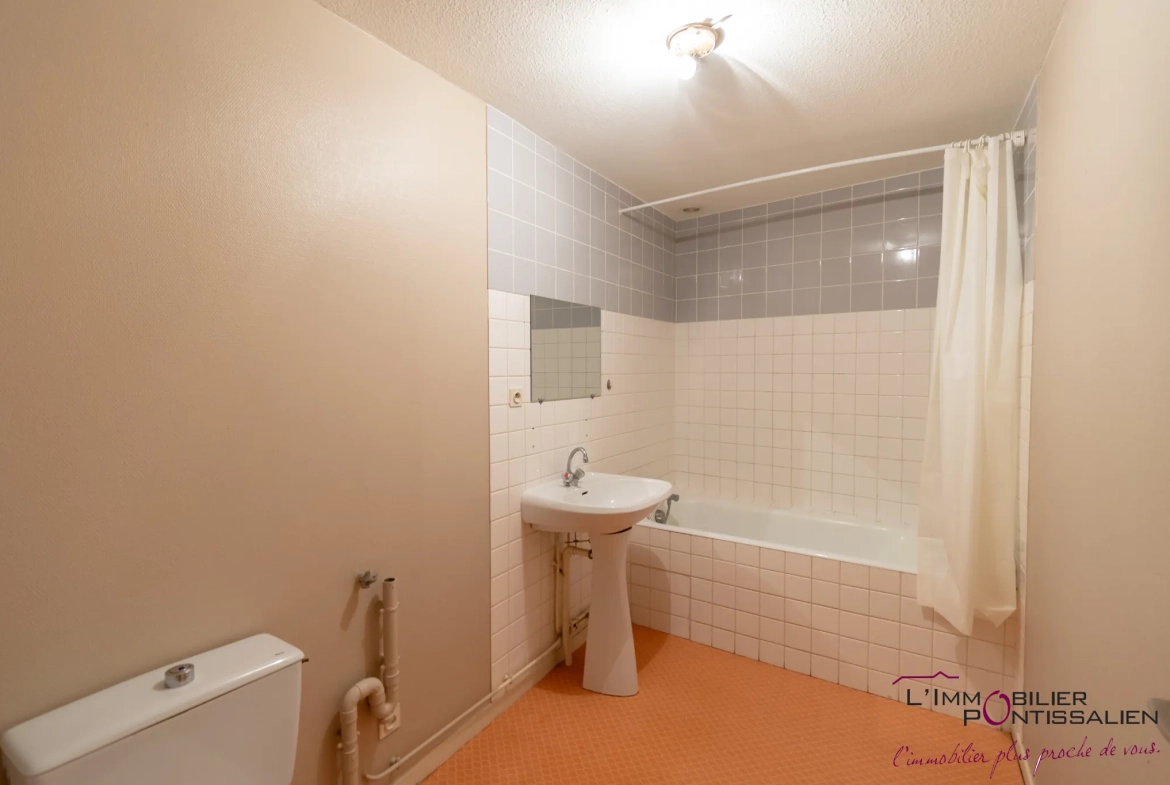 Appartement T2 à Pontarlier Centre-Ville avec Cave et Sécurité 
